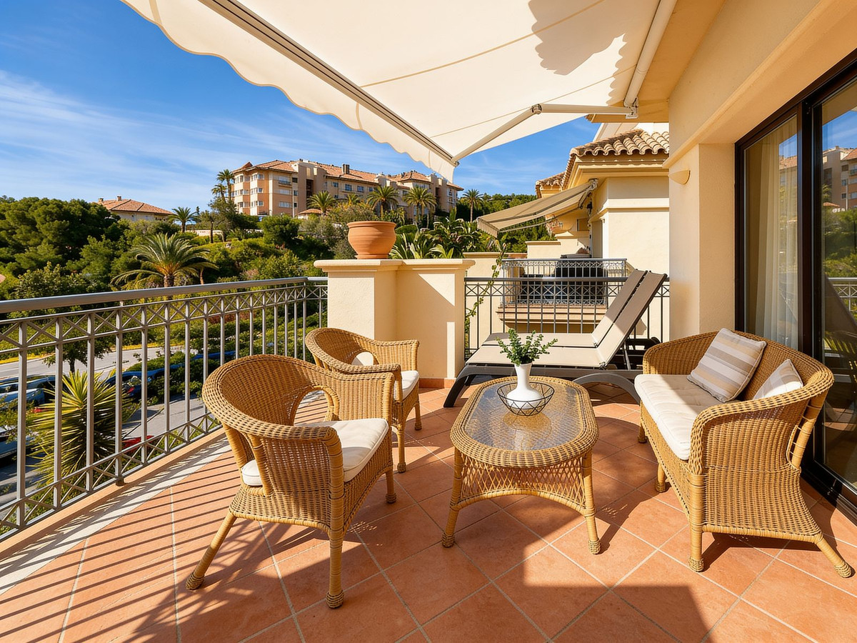 2 Bedroom Apartment in Marbella - Photo 8
