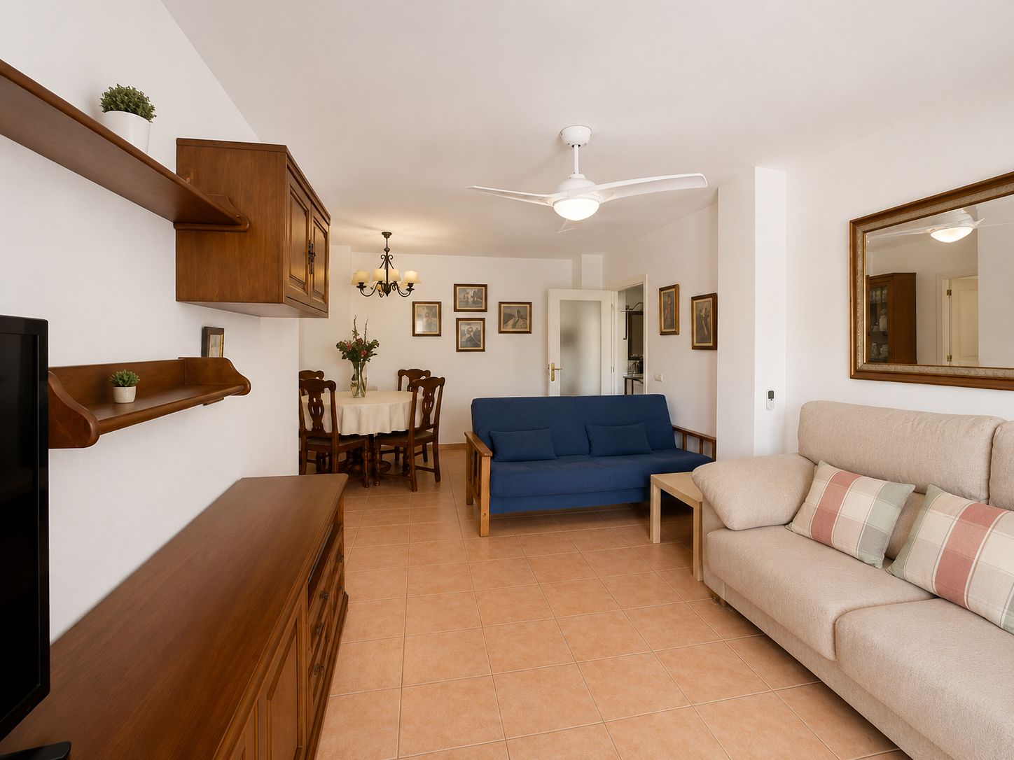 2 Bedroom Apartment in Fuengirola - Photo 8