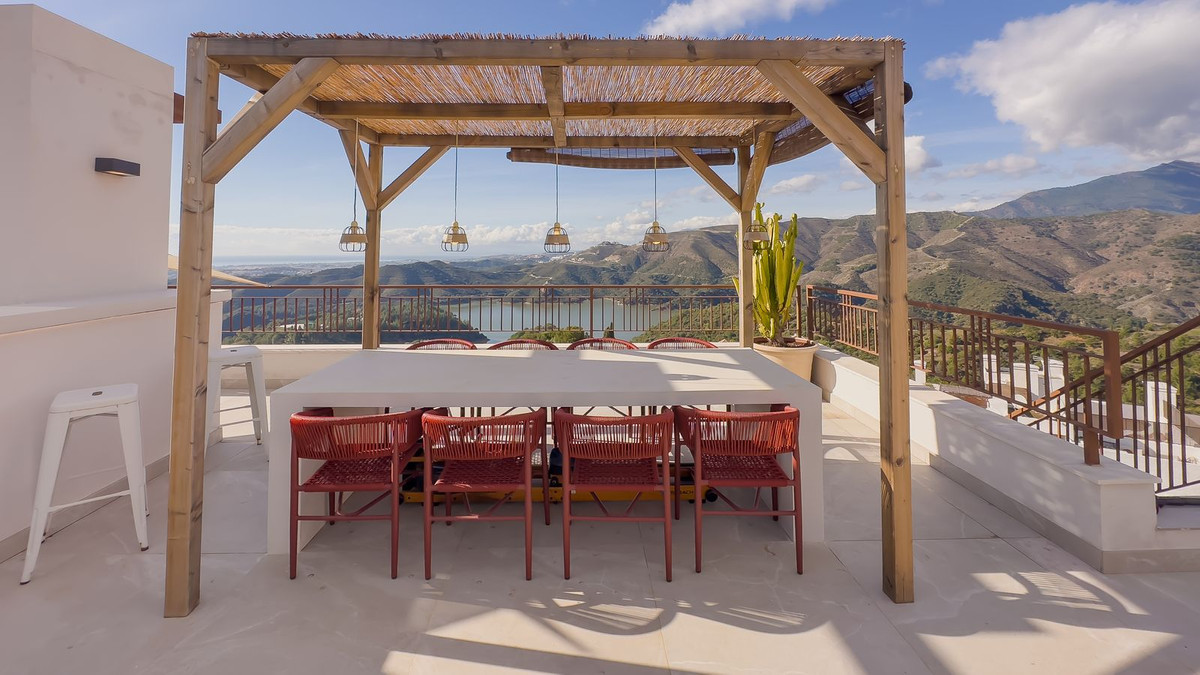 3 Bedroom Penthouse in Istán - Photo 18