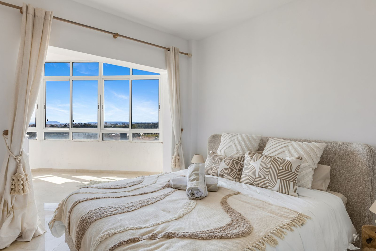 1 Bedroom Apartment in Estepona - Photo 15