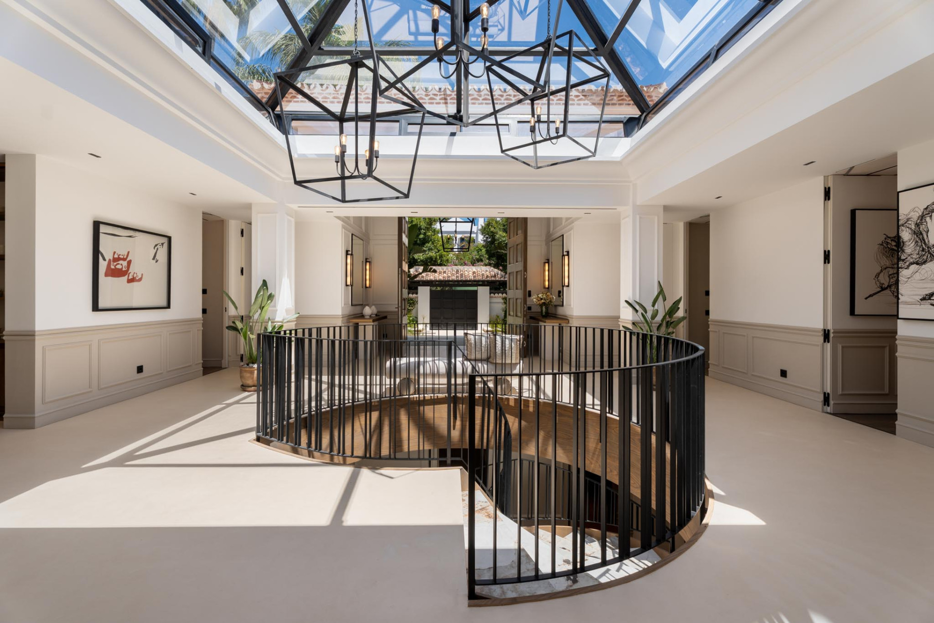 6 Bedroom Villa in Marbella - Photo 8