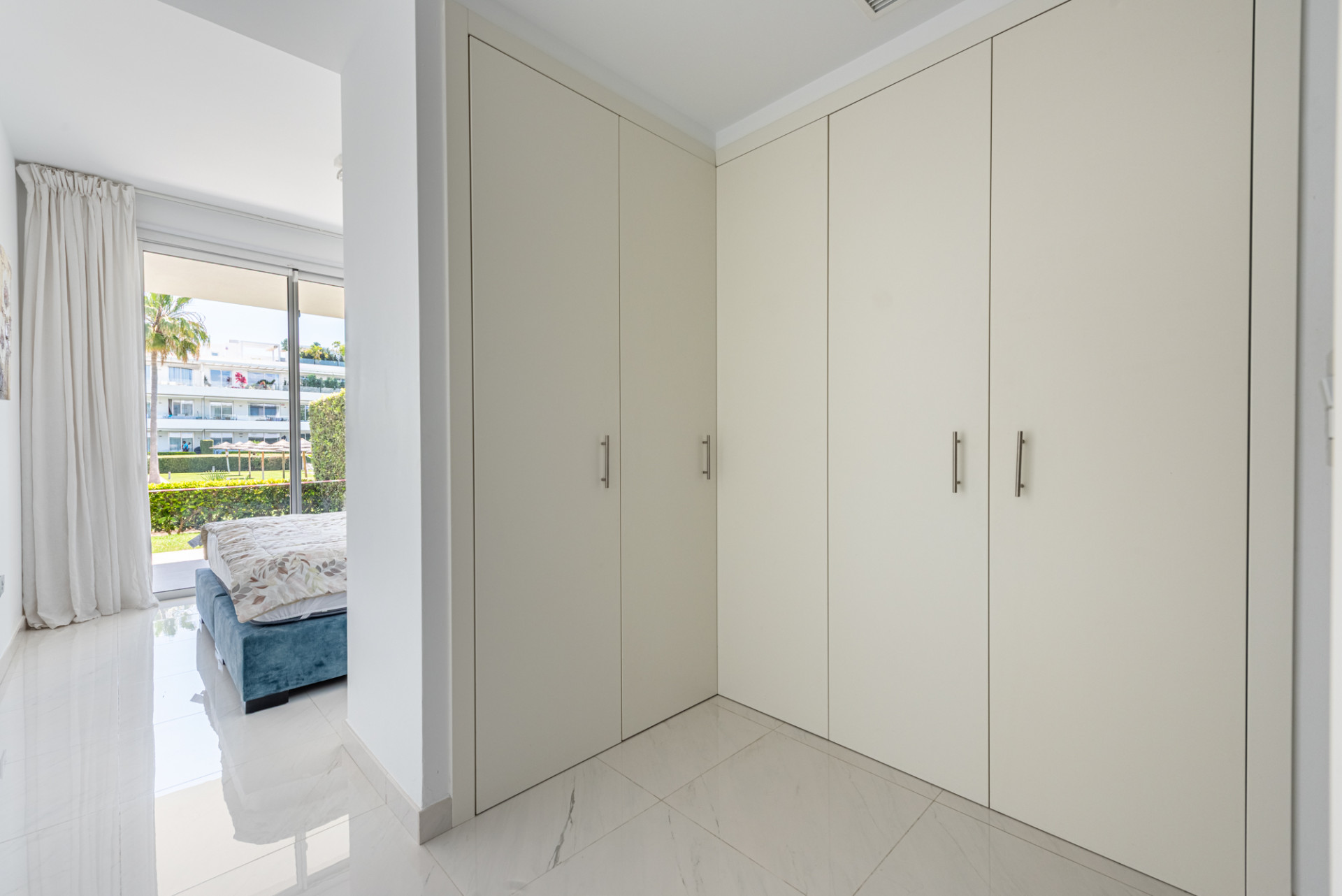 3 Bedroom Apartment in Estepona - Photo 13