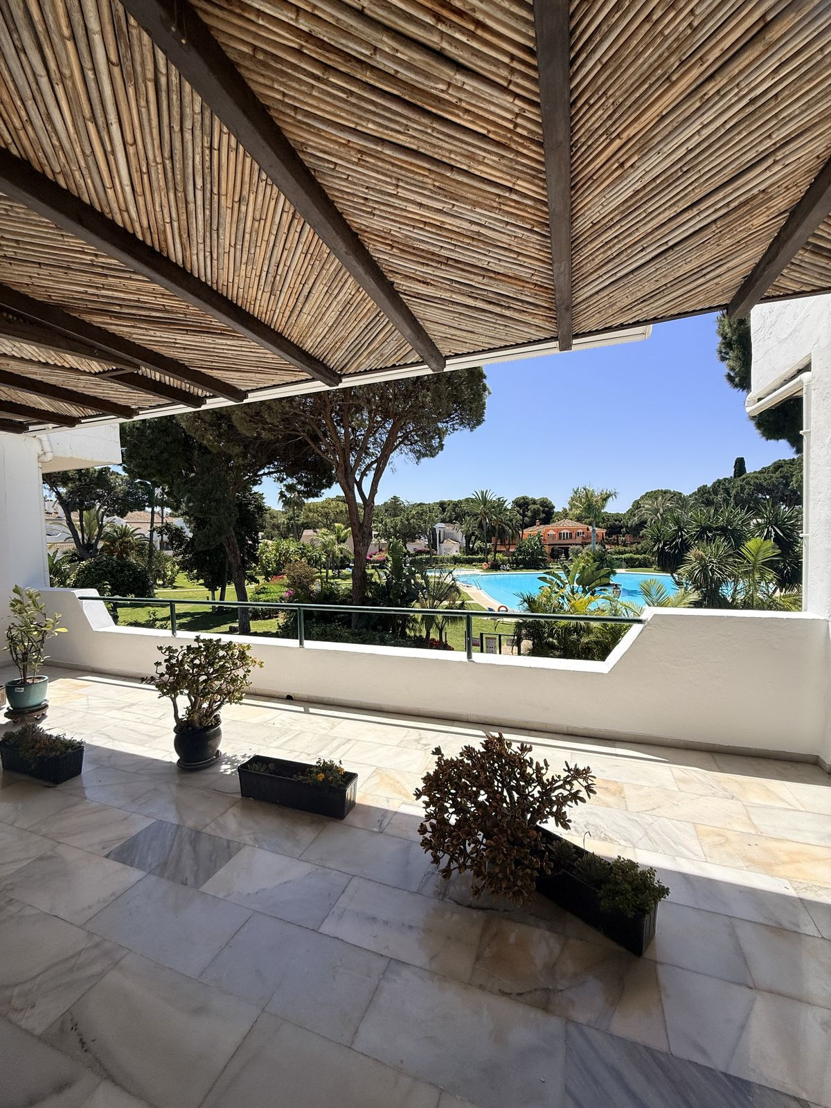 3 Bedroom Apartment in Estepona - Foto 35