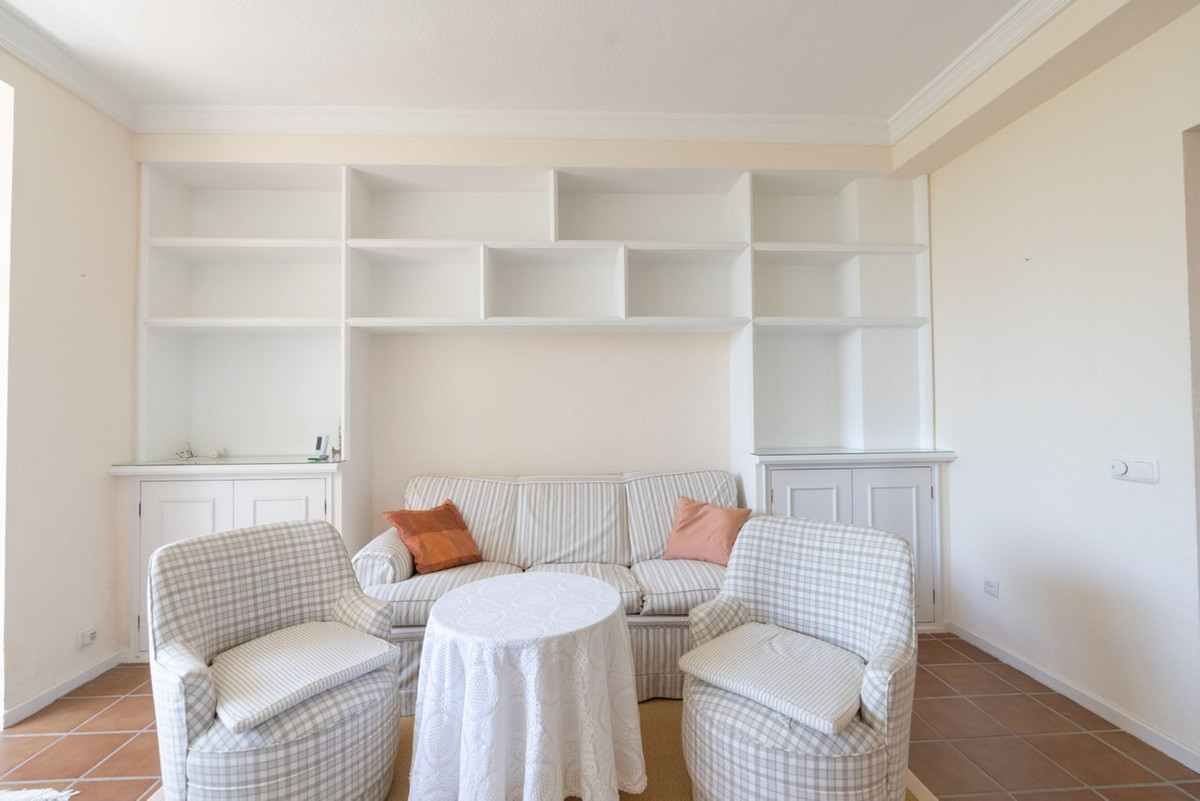 2 Bedroom Apartment in Marbella - Photo 6