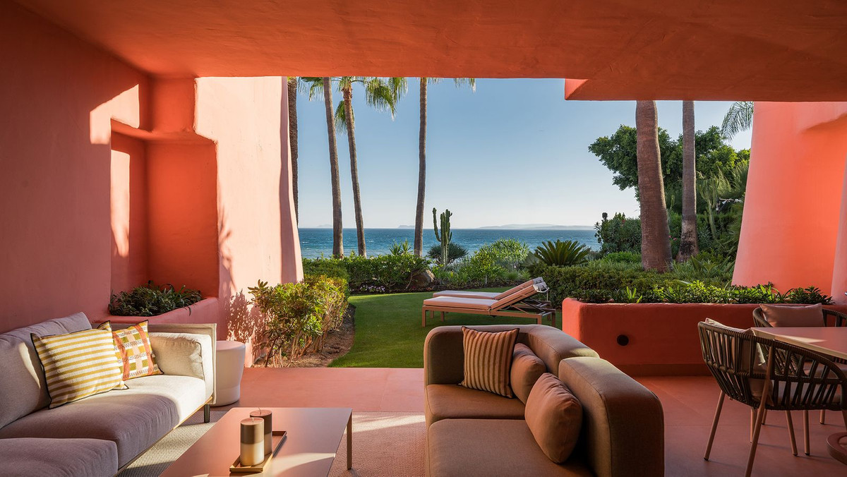 3 Bedroom Apartment in Estepona - Photo 18