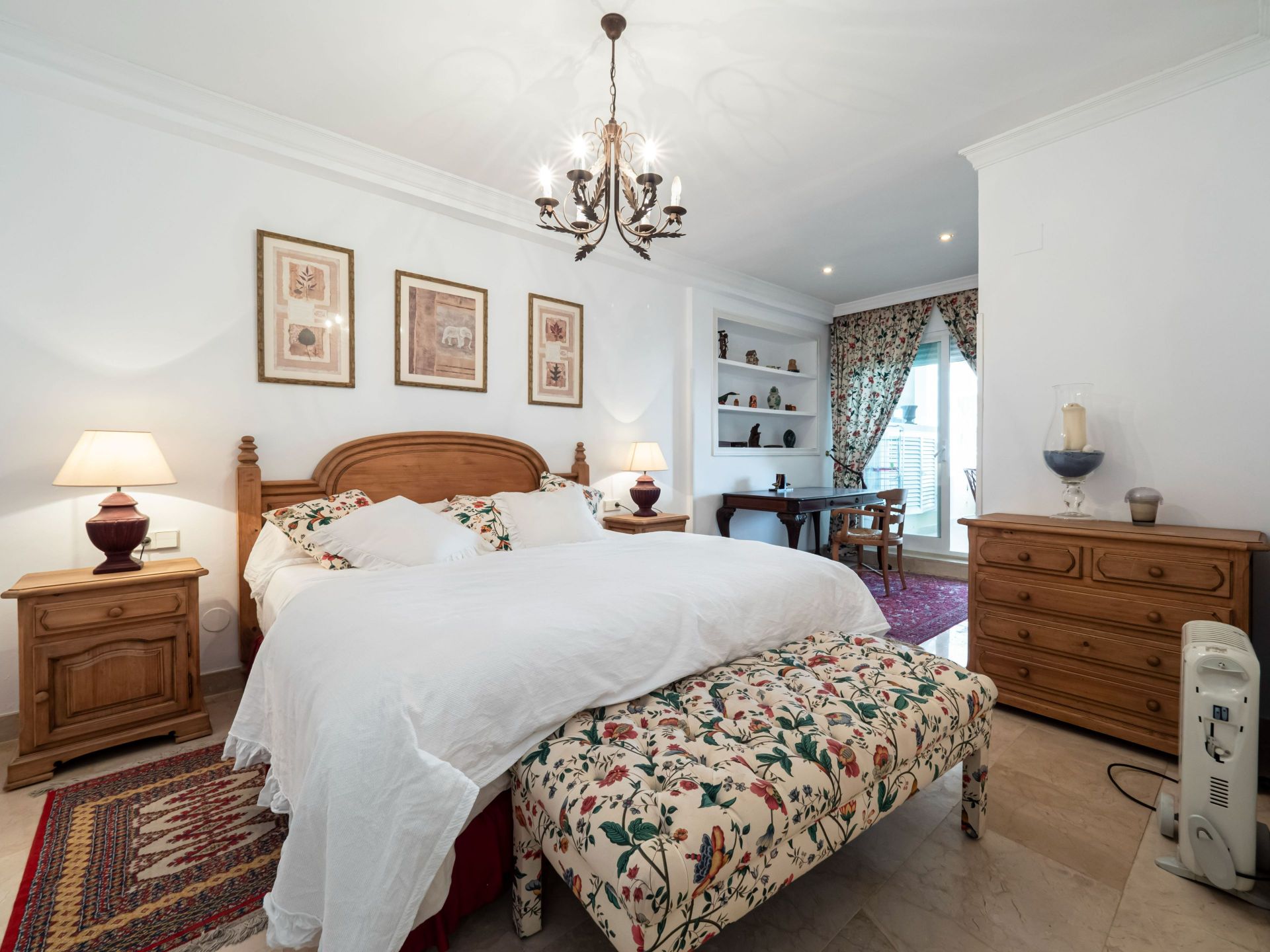 2 Bedroom Apartment in Marbella - Photo 10