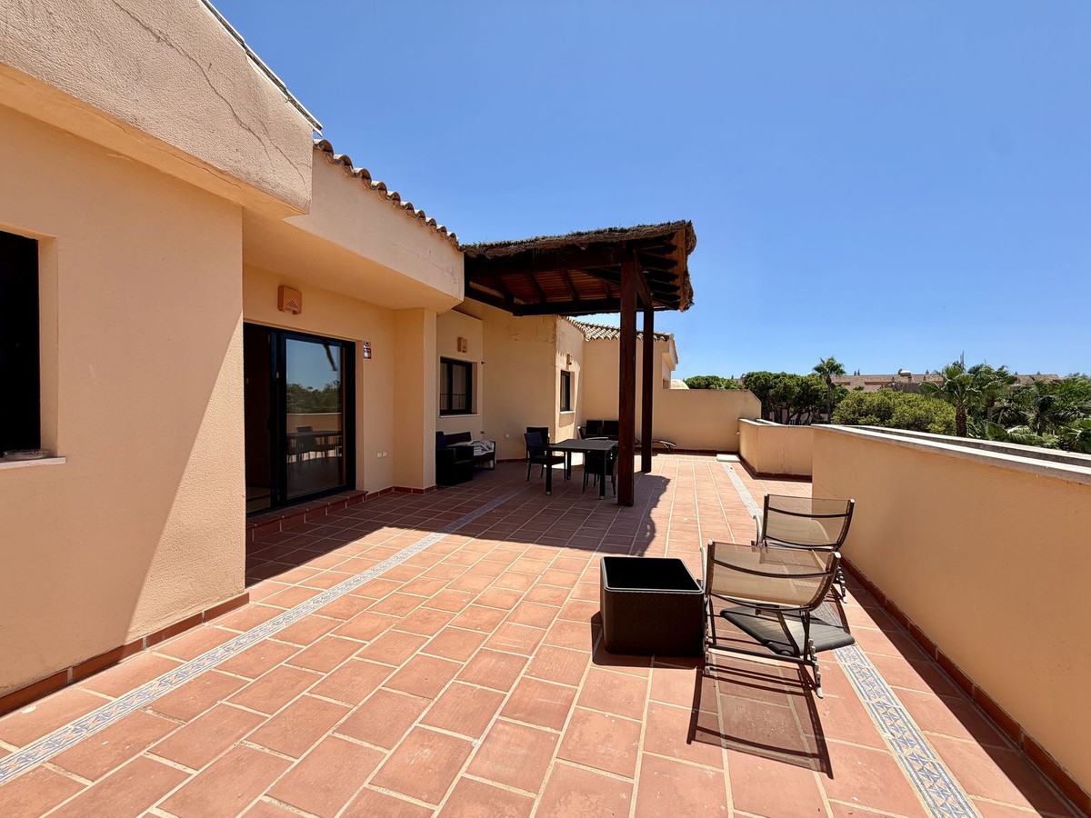 2 Bedroom Apartment in Marbella - Photo 18