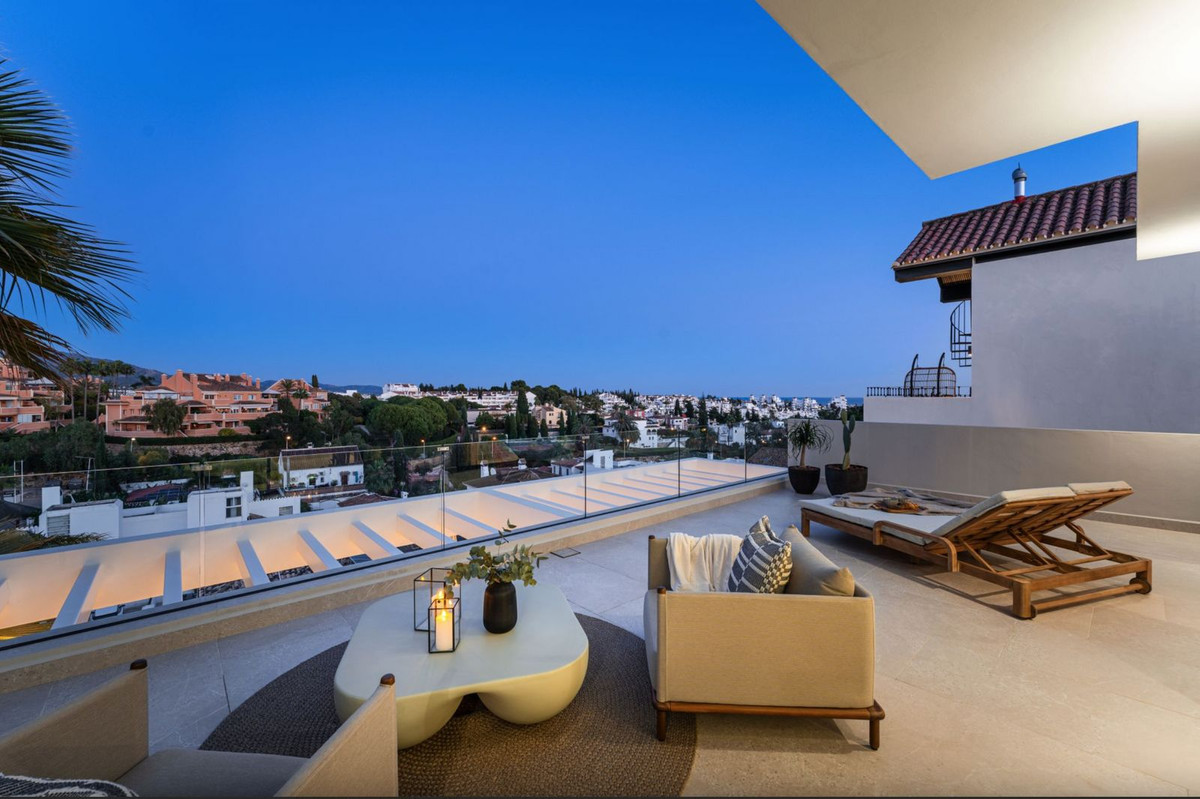 5 Bedroom Villa in Marbella - Photo 6