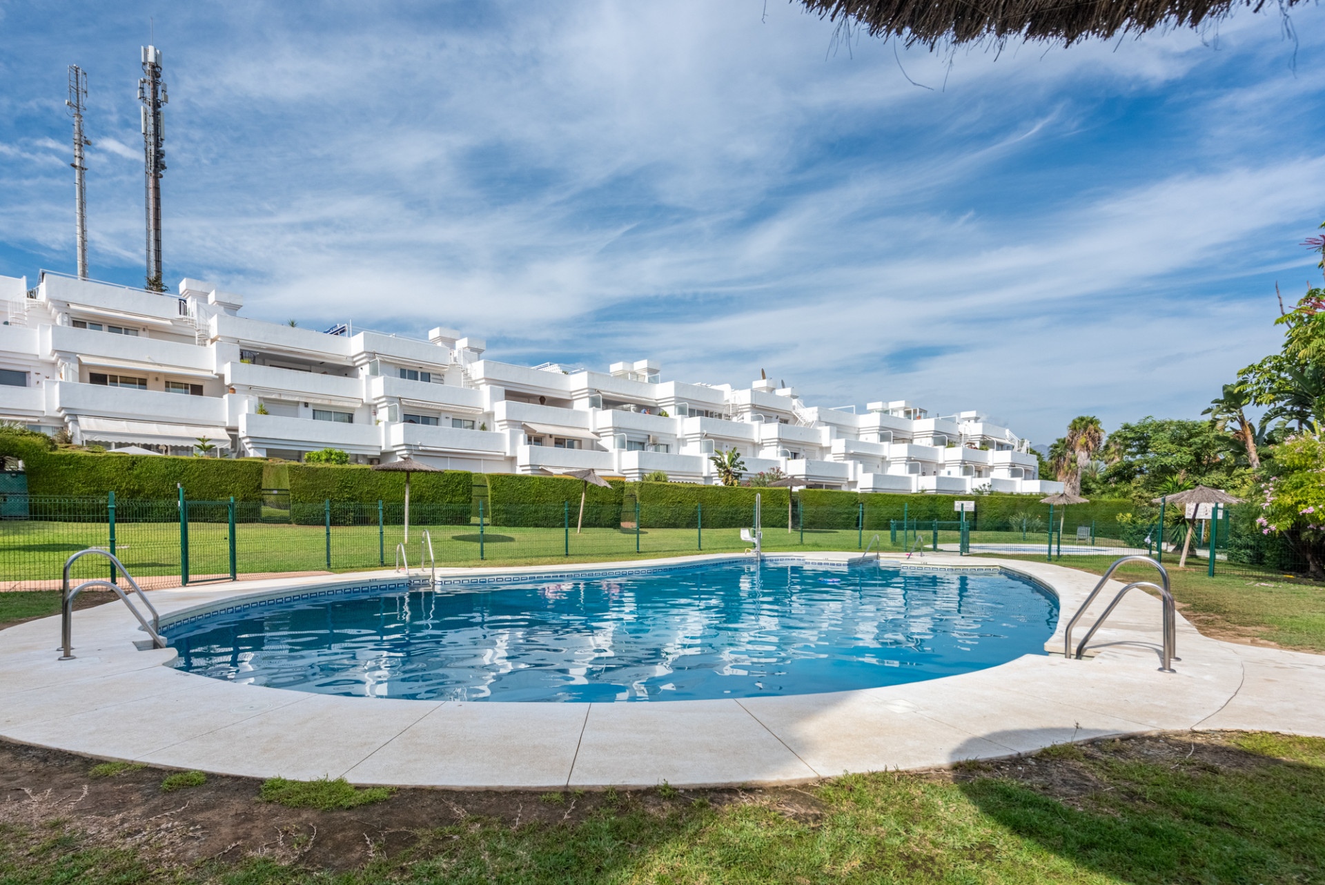 2 Bedroom Apartment in Estepona - Photo 4