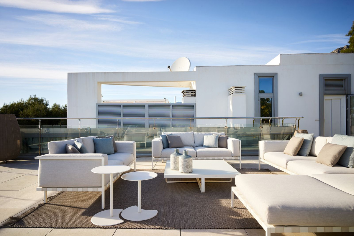 4 Bedroom Villa in Marbella - Photo 54