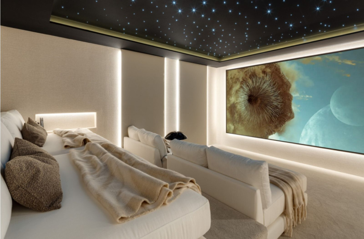 5 Bedroom Villa in Marbella - Photo 6