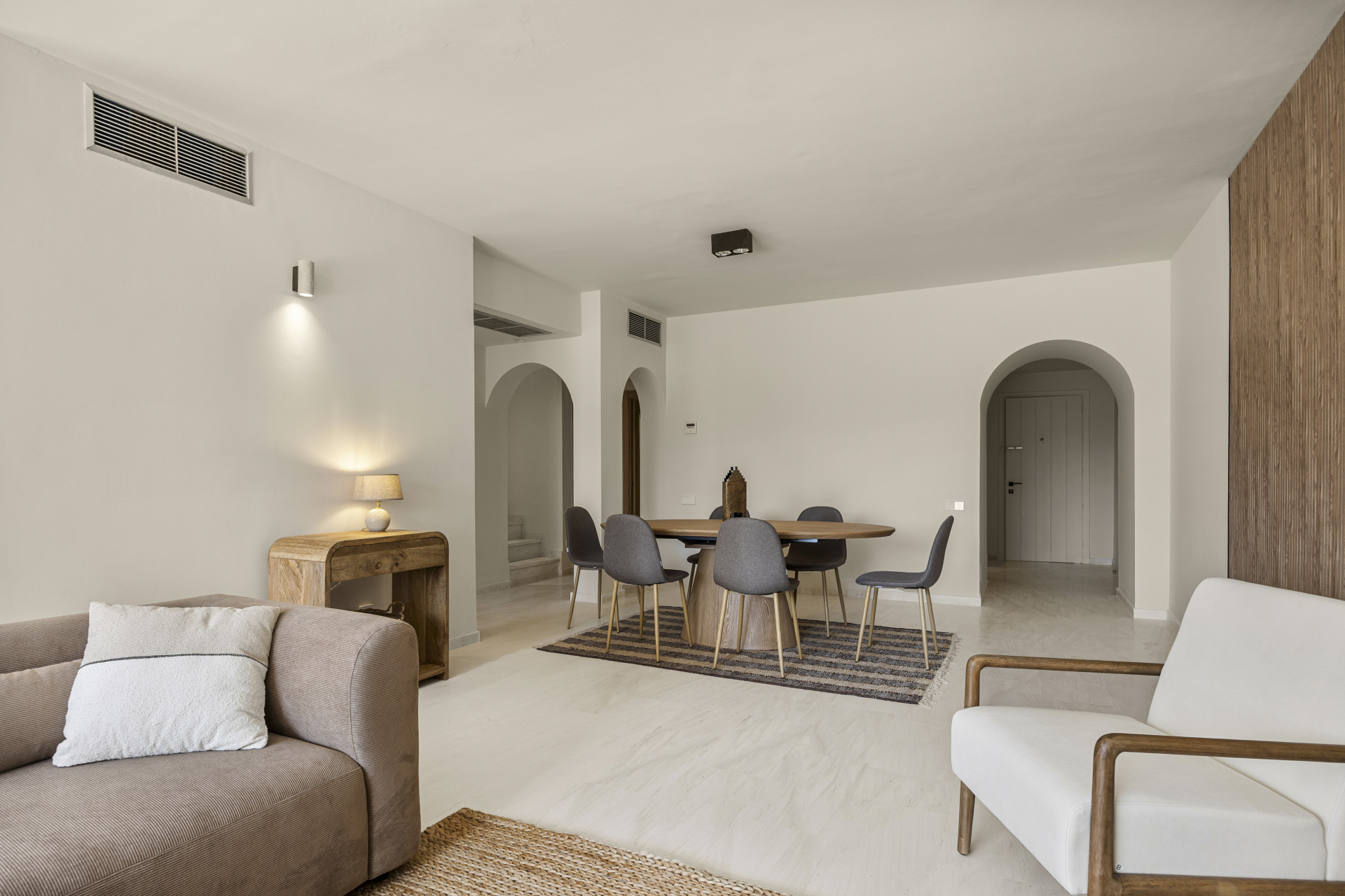 3 Bedroom Penthouse in Estepona - Photo 6