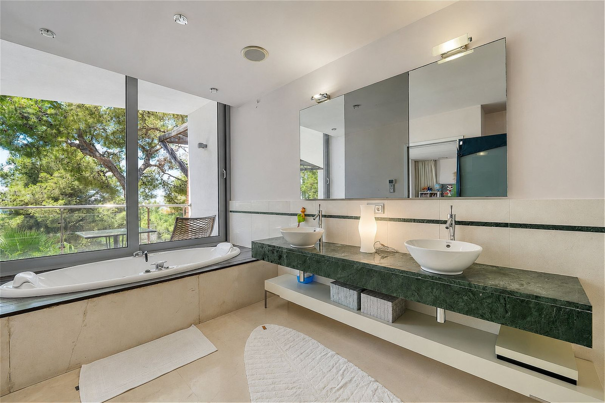 4 Bedroom Villa in Marbella - Foto 14