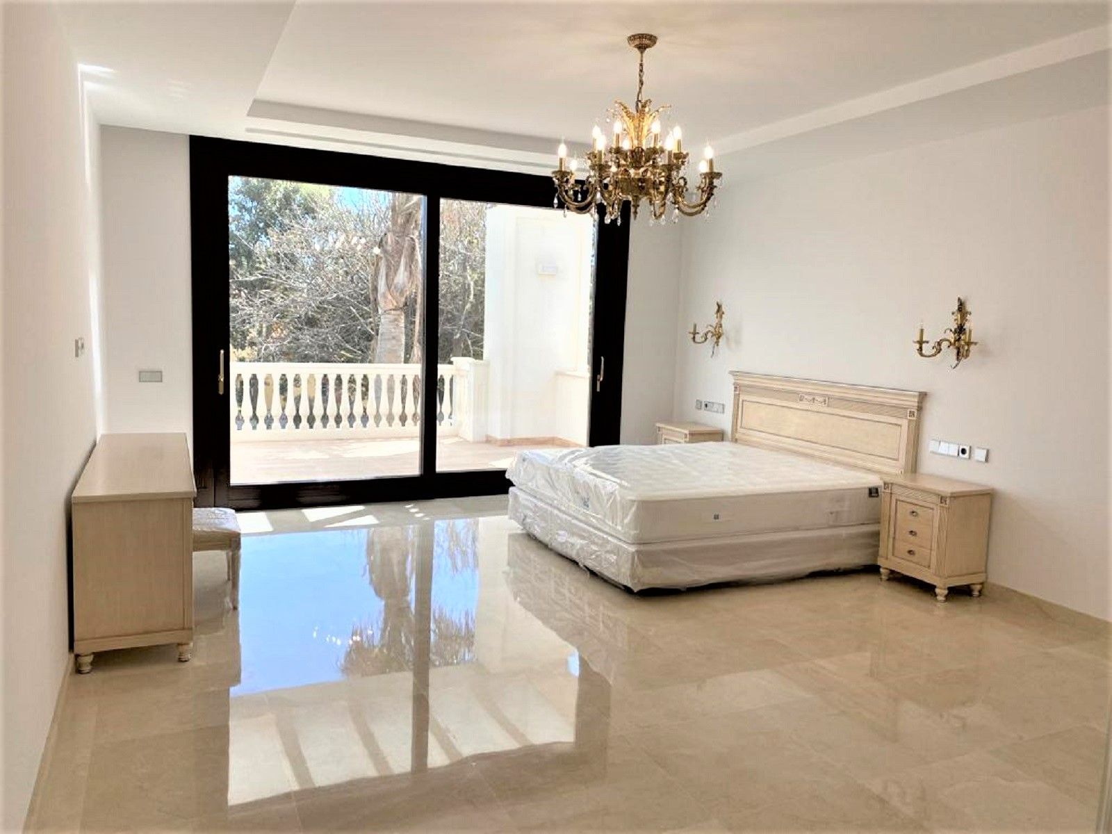 6 Bedroom Villa in Estepona - Фото 18
