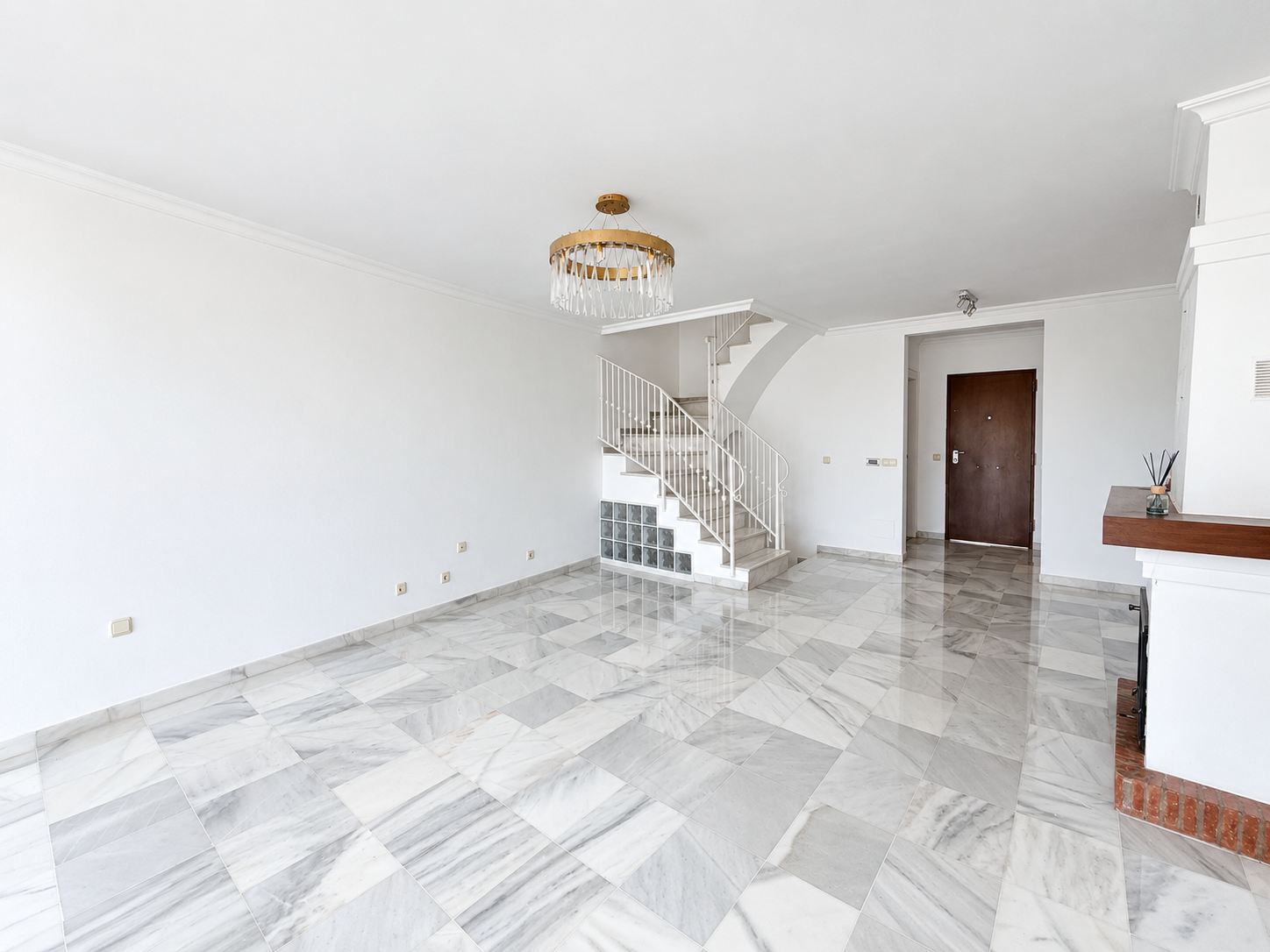 3 Bedroom Townhouse in Marbella - Photo 7