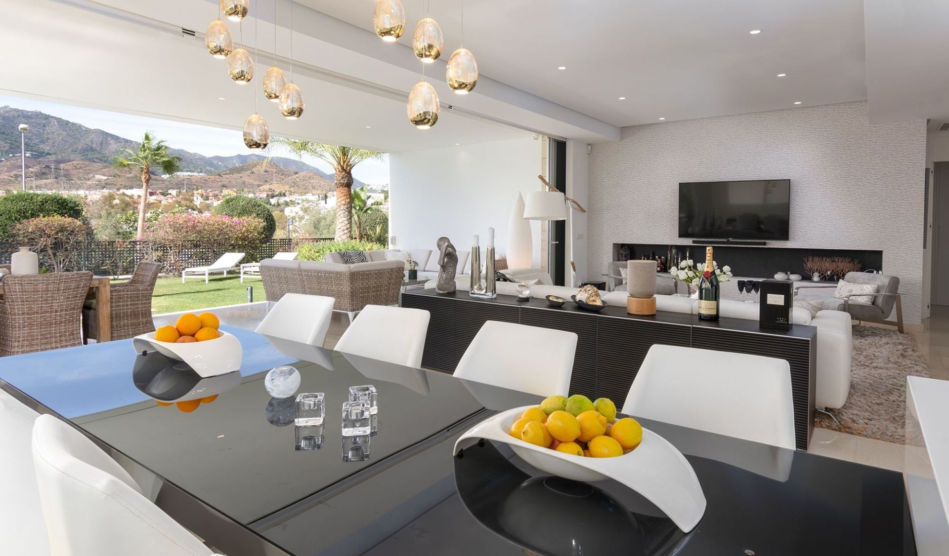3 Bedroom Villa in Marbella - Photo 9