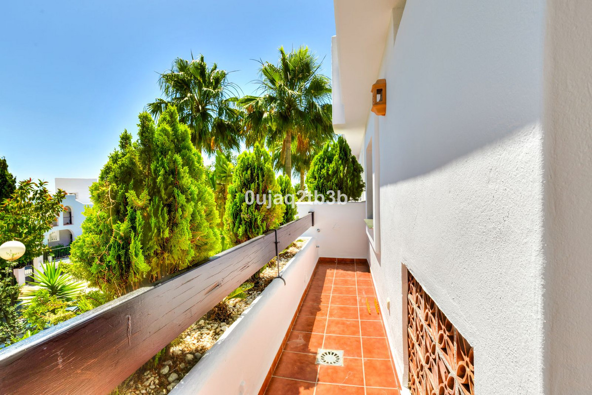 2 Bedroom Apartment in Marbella - Photo 20