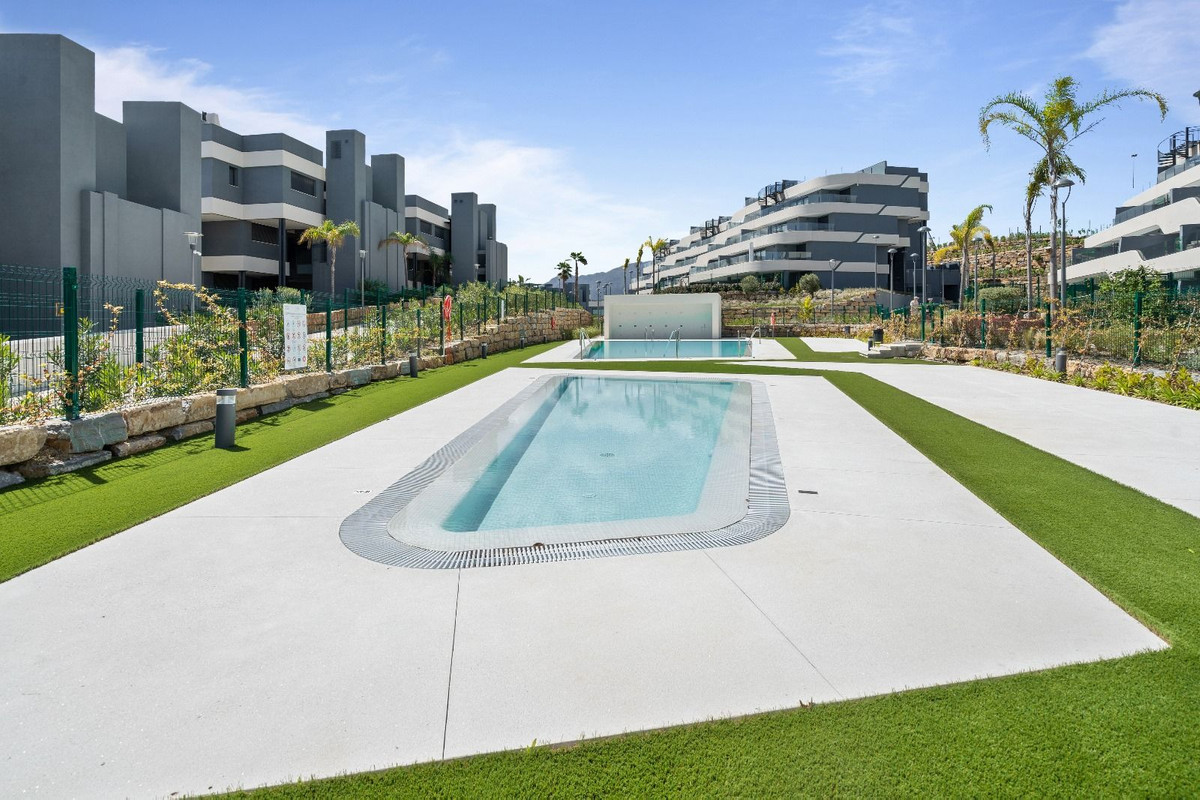 3 Bedroom Apartment in Estepona - Photo 20