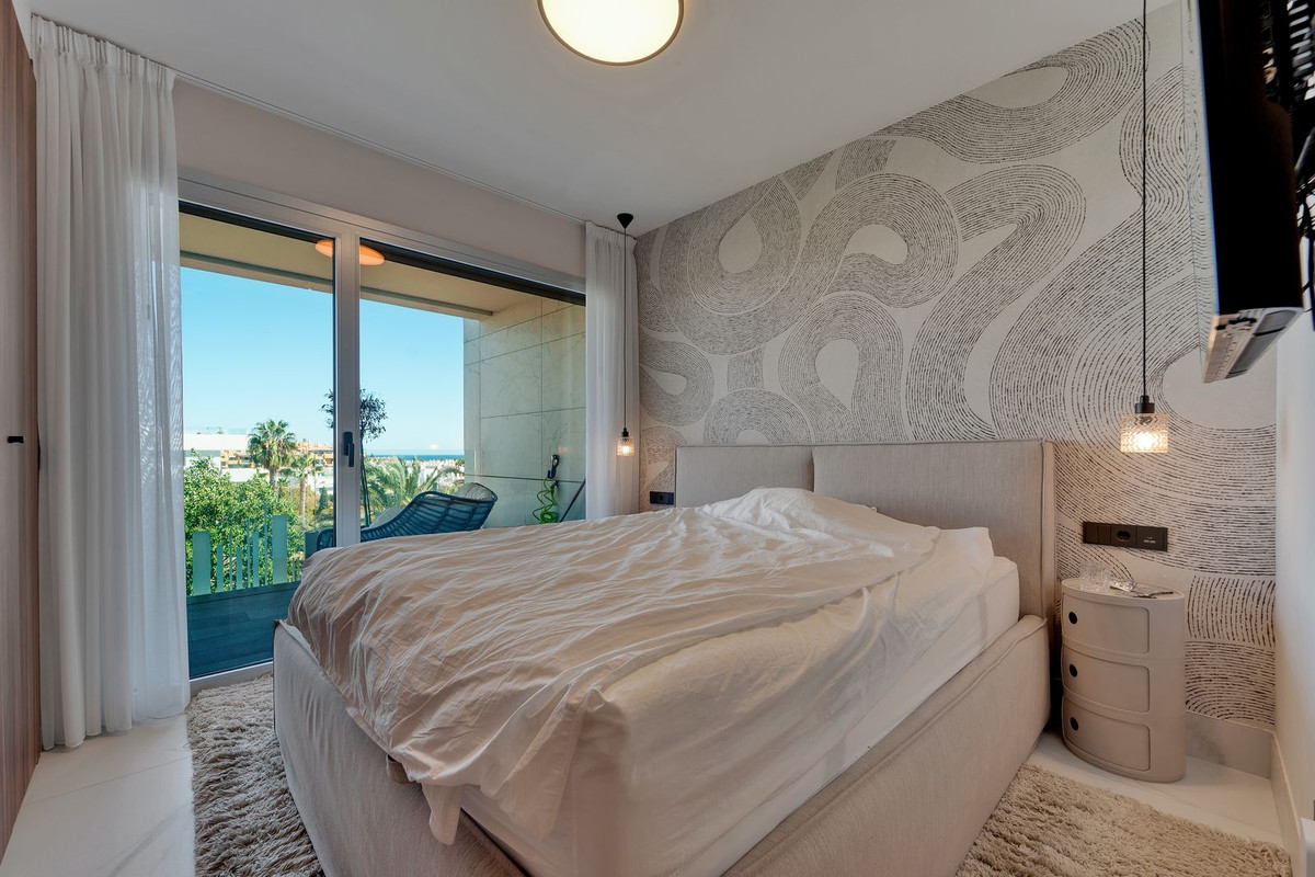 3 Bedroom Apartment in San Pedro de Alcántara - Photo 10