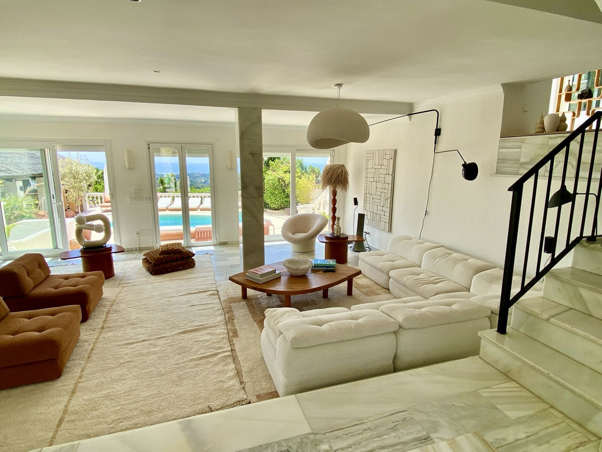 4 Bedroom Villa in Estepona - Photo 5