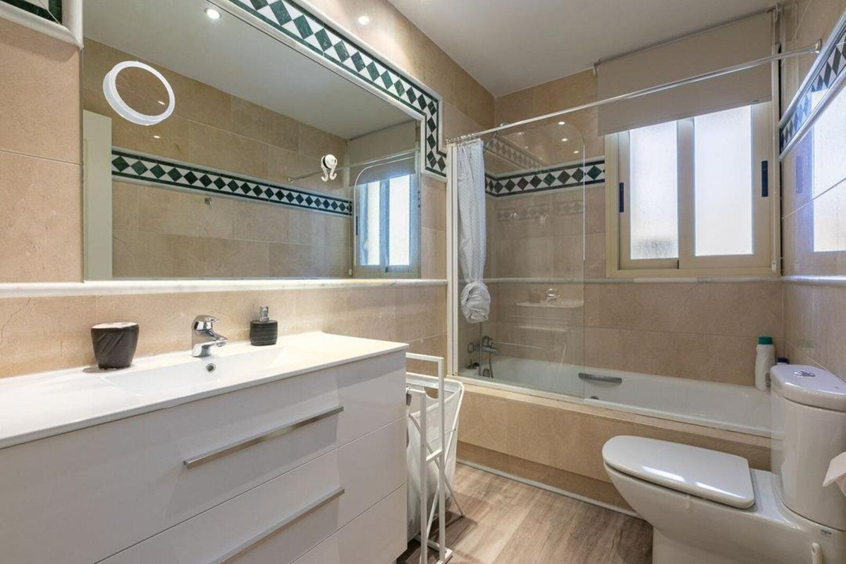 2 Bedroom Apartment in Marbella - Photo 12