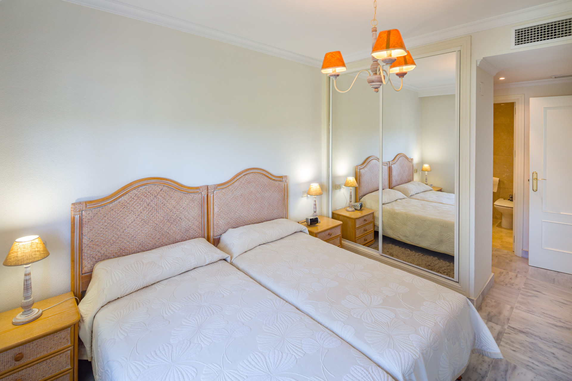 3 Bedroom Apartment in Marbella - Photo 12