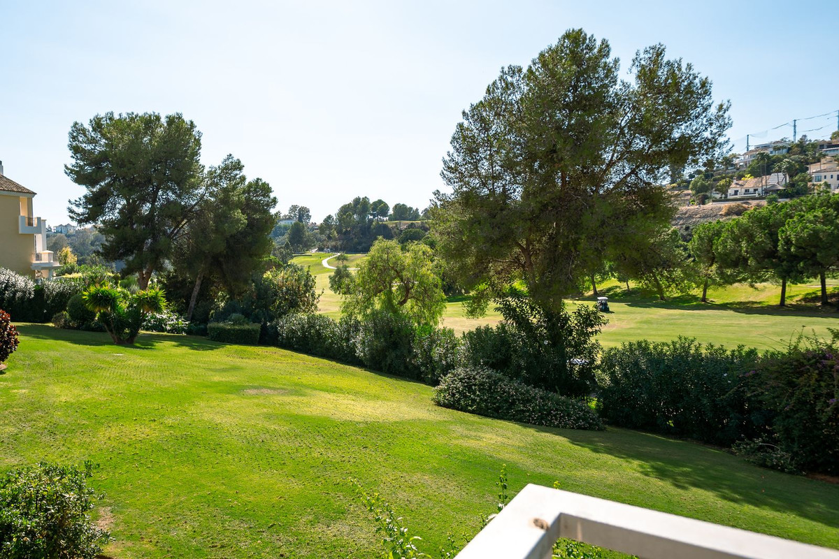 3 Bedroom Apartment in Benahavís - Photo 29
