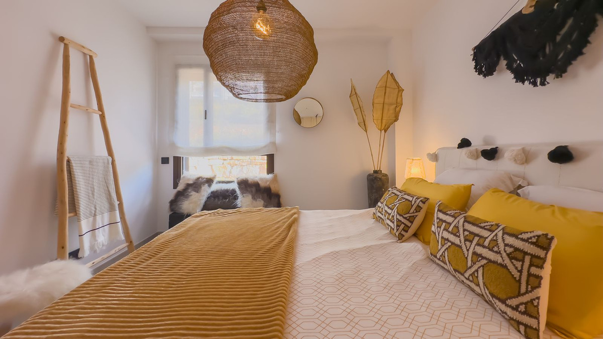 3 Bedroom Penthouse in Istán - Photo 33