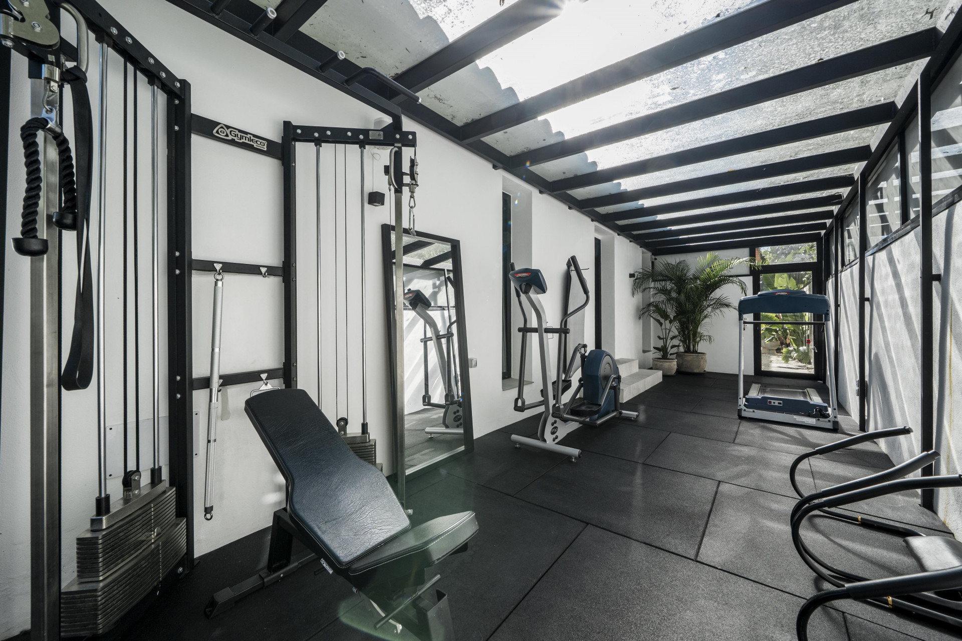 6 Bedroom Villa in Marbella - Photo 25