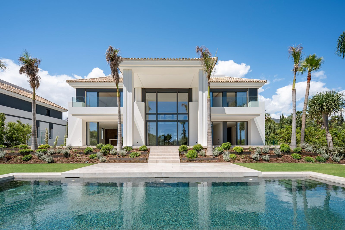 6 Bedroom Villa in Marbella - Photo 27