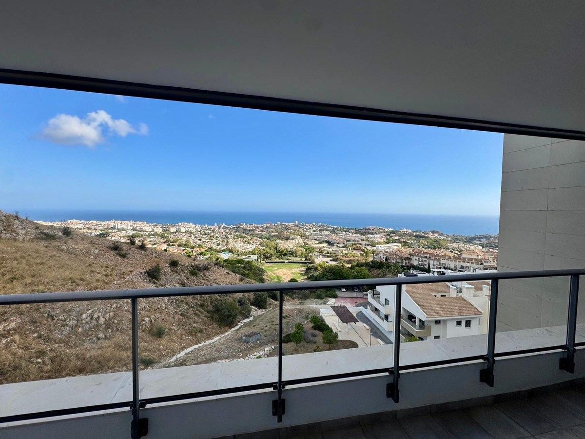 3 Bedroom Apartment in Benalmádena - Photo 6