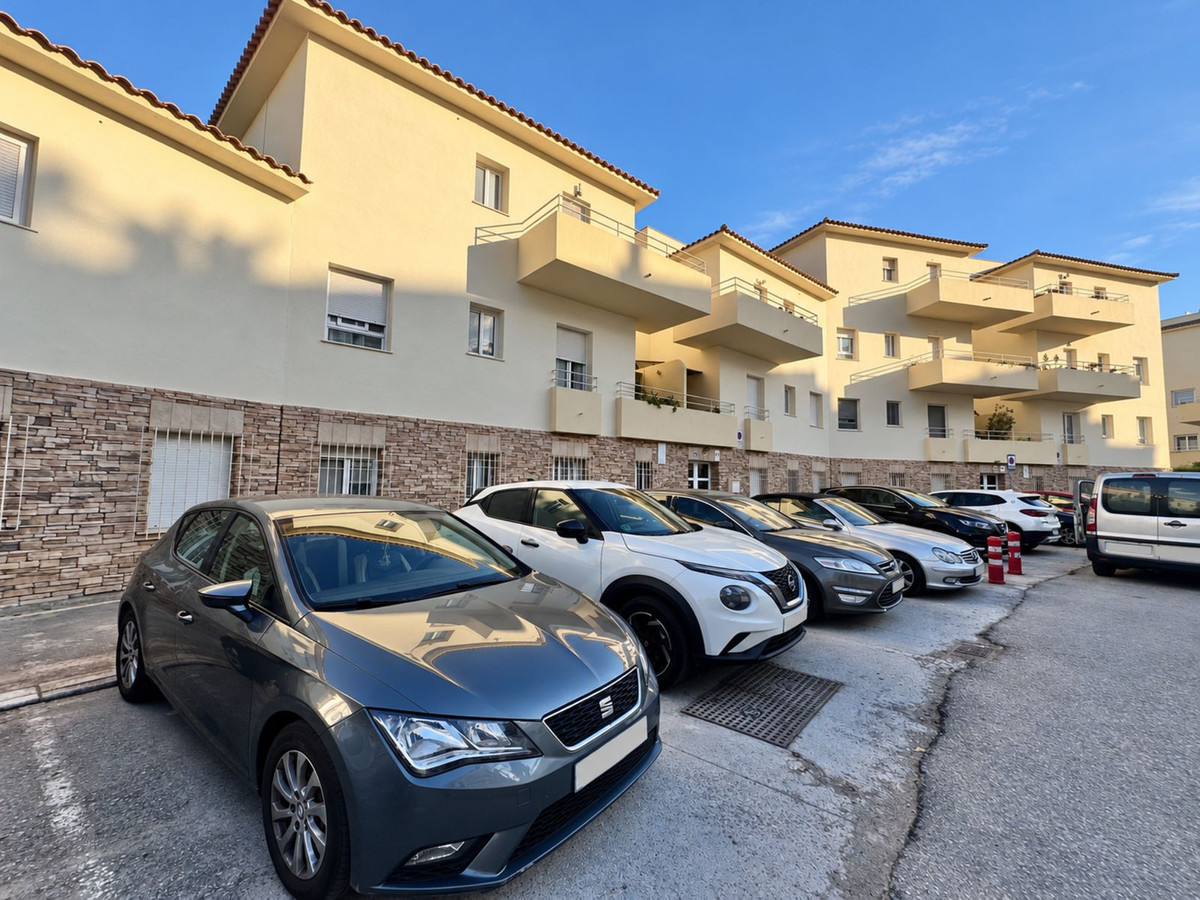 2 Bedroom Apartment in Mijas - Photo 13