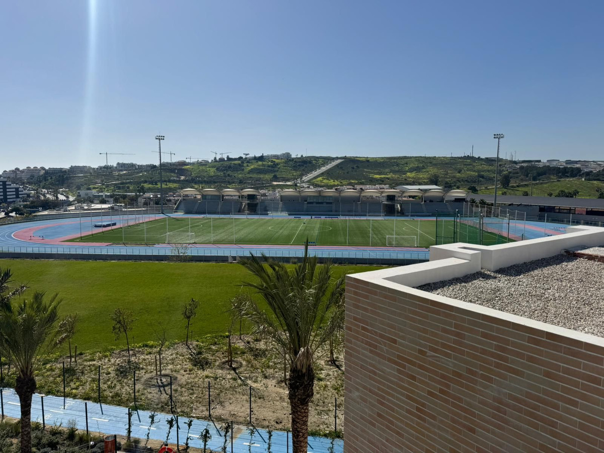 2 Bedroom Penthouse in Estepona - Photo 16