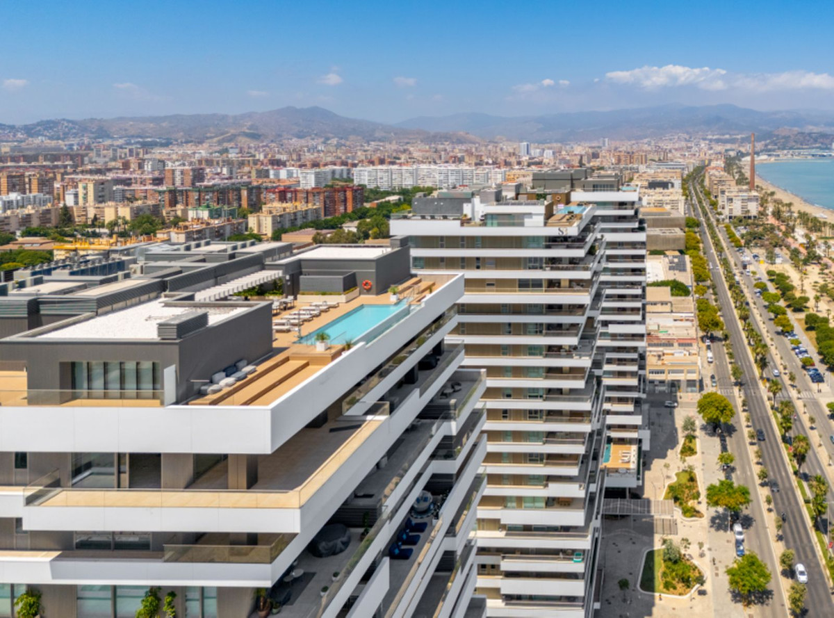 3 Bedroom Apartment in Málaga - Photo 51