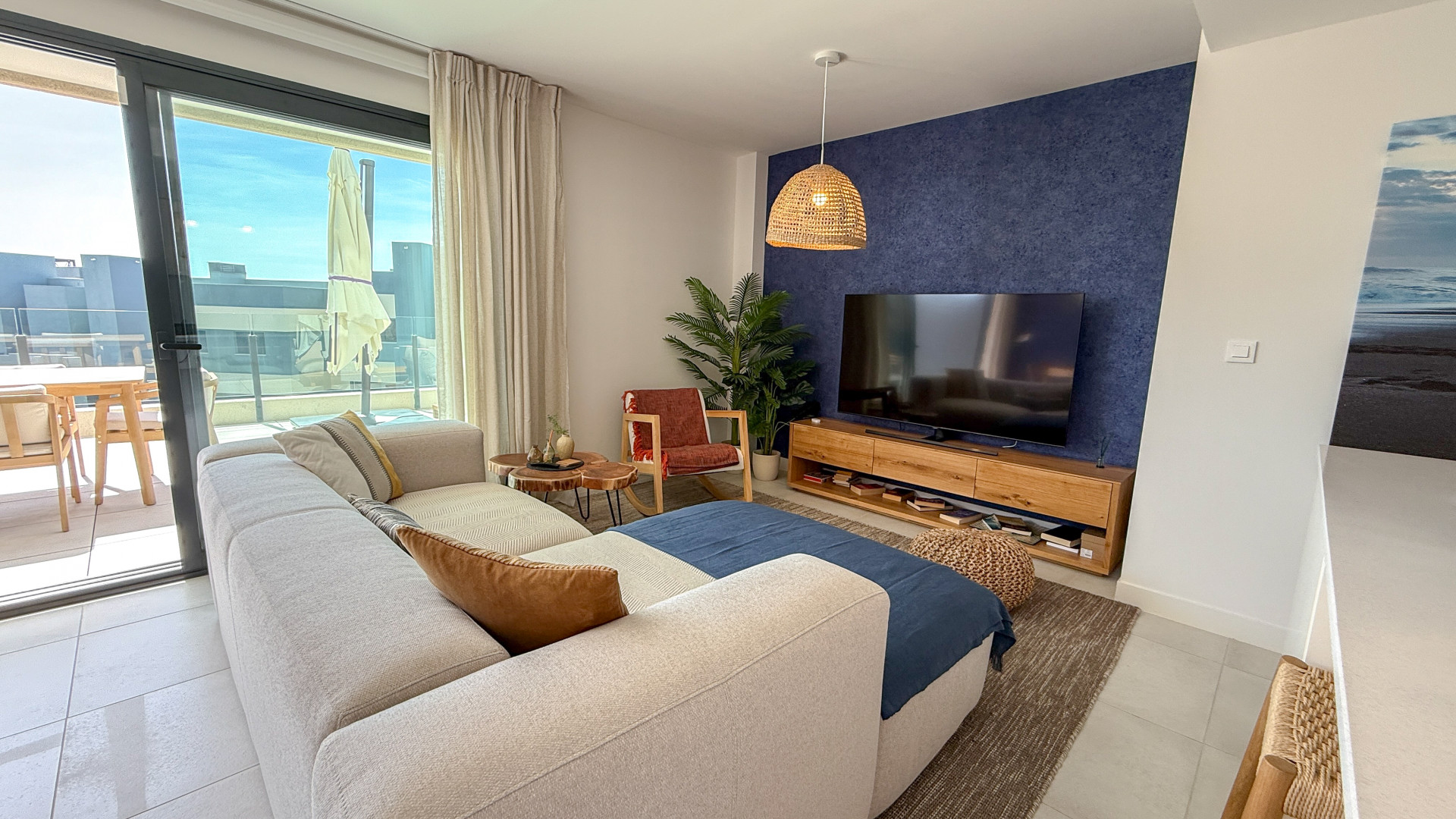 3 Bedroom Apartment in Estepona - Photo 4