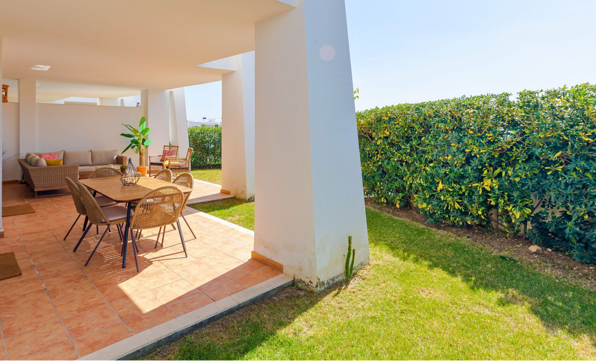 3 Bedroom Apartment in Casares - Photo 2