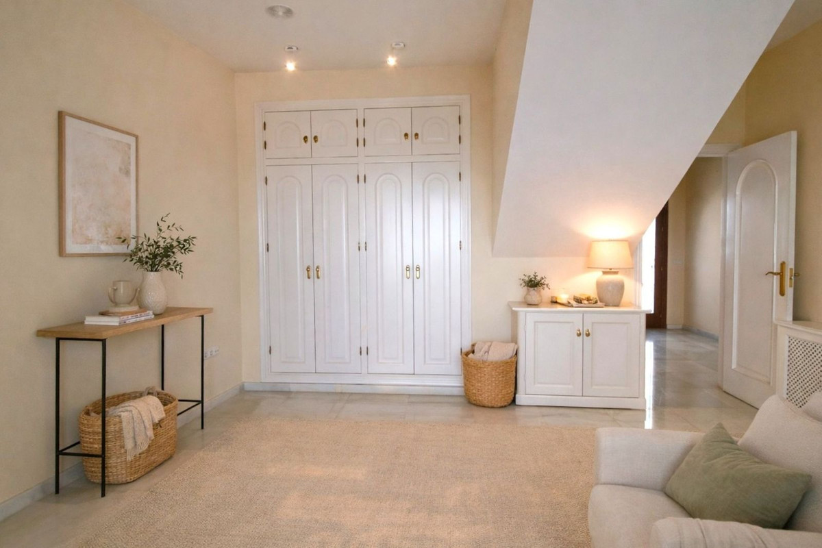 4 Bedroom Townhouse in Mijas - Photo 12