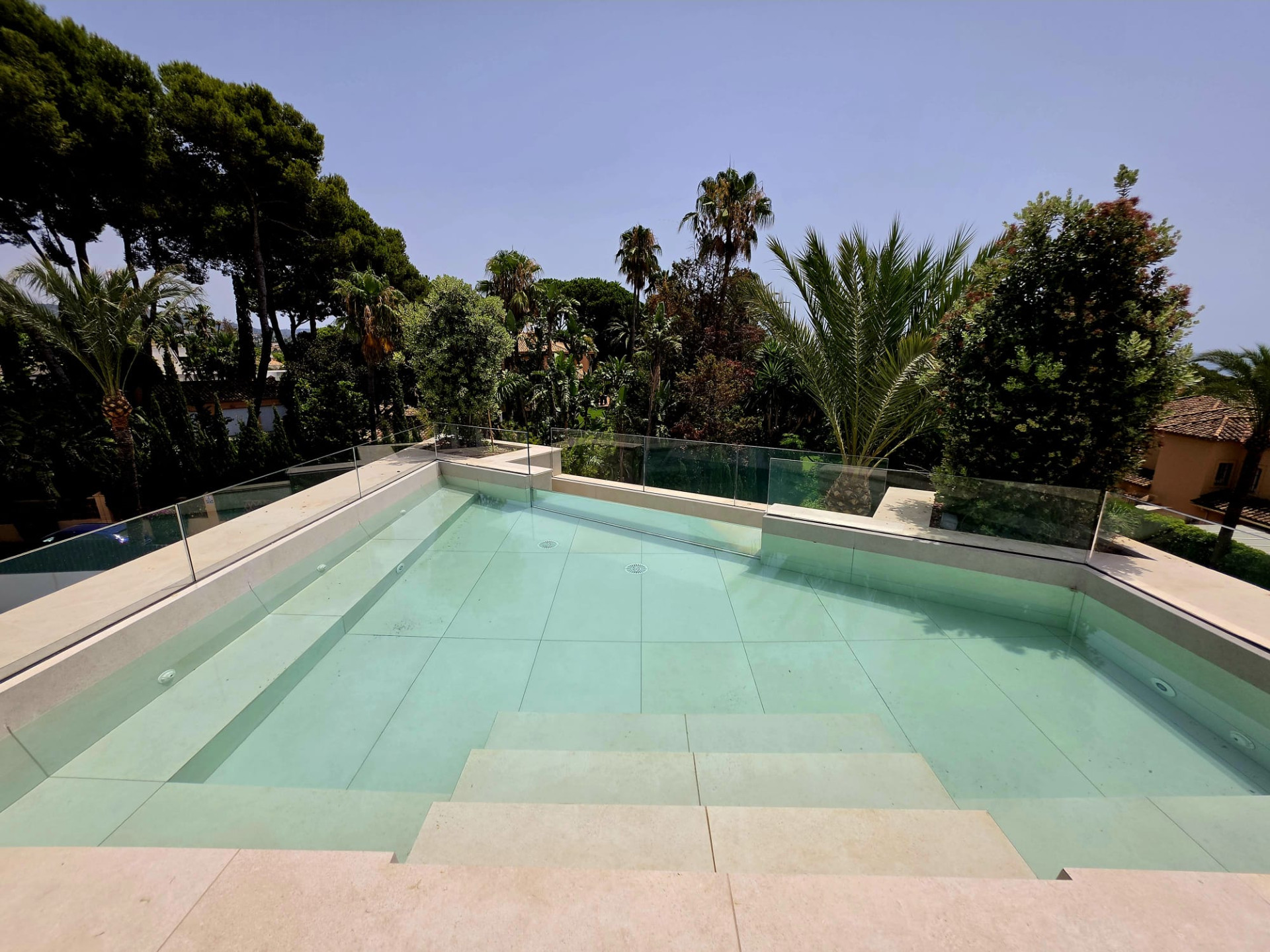 5 Bedroom Villa in Marbella - Photo 6