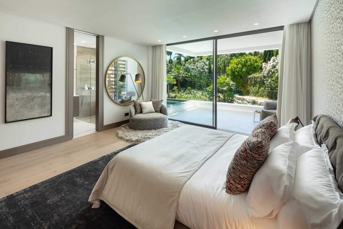 5 Bedroom Villa in Marbella - Photo 20