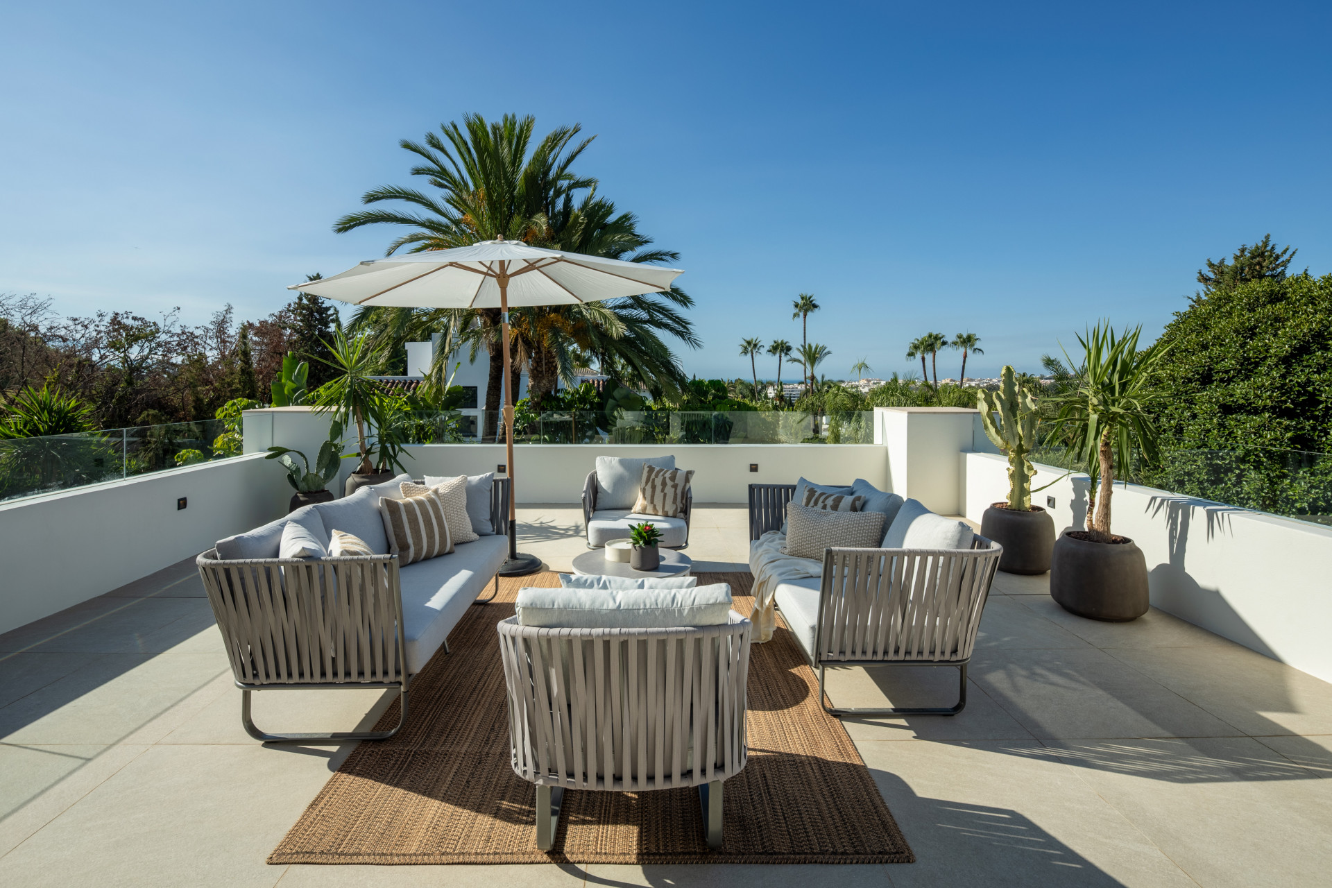 6 Bedroom Villa in Marbella - Photo 7
