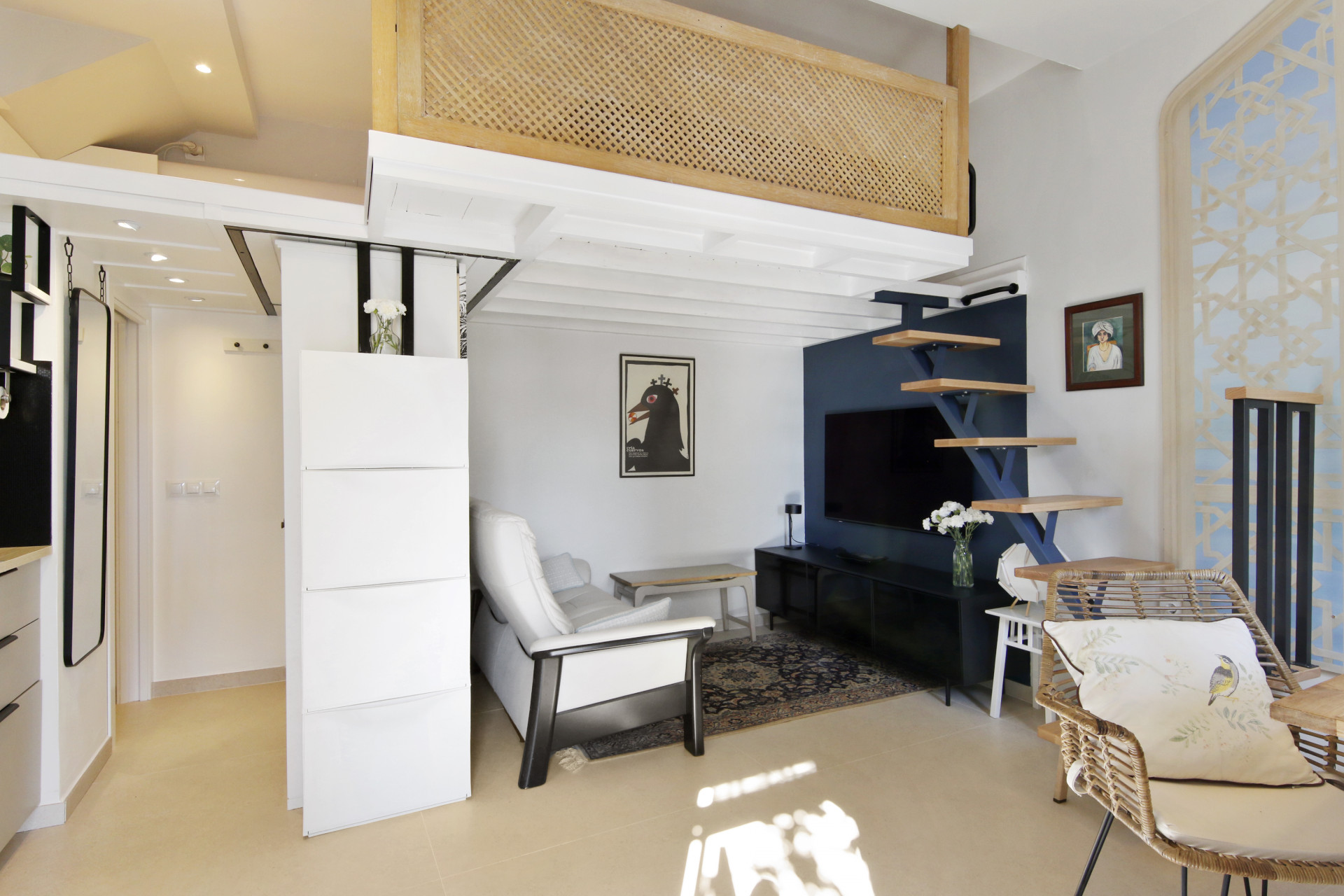 1 Bedroom Apartment in Estepona - Photo 2