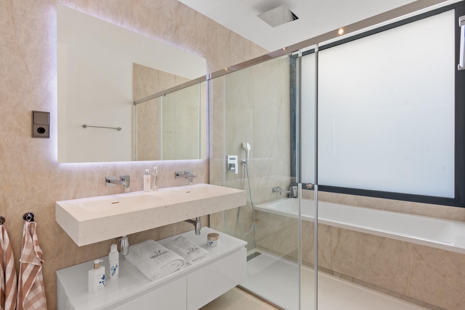 5 Bedroom Villa in Marbella - Foto 6