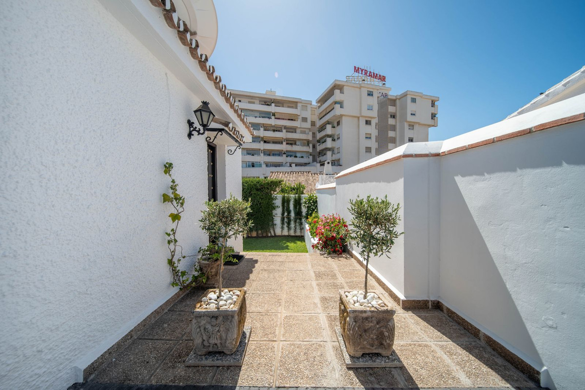 3 Bedroom Villa in Fuengirola - Photo 40