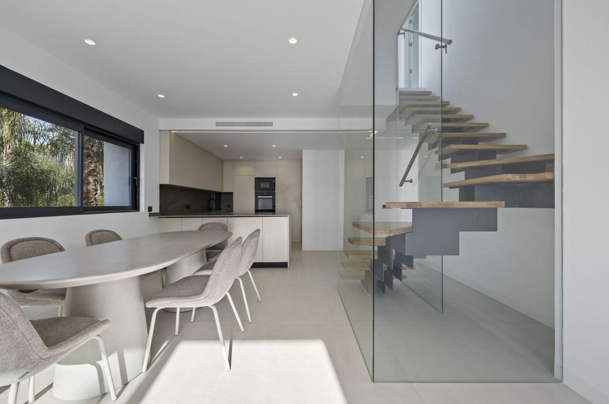 3 Bedroom Penthouse in Estepona - Foto 12