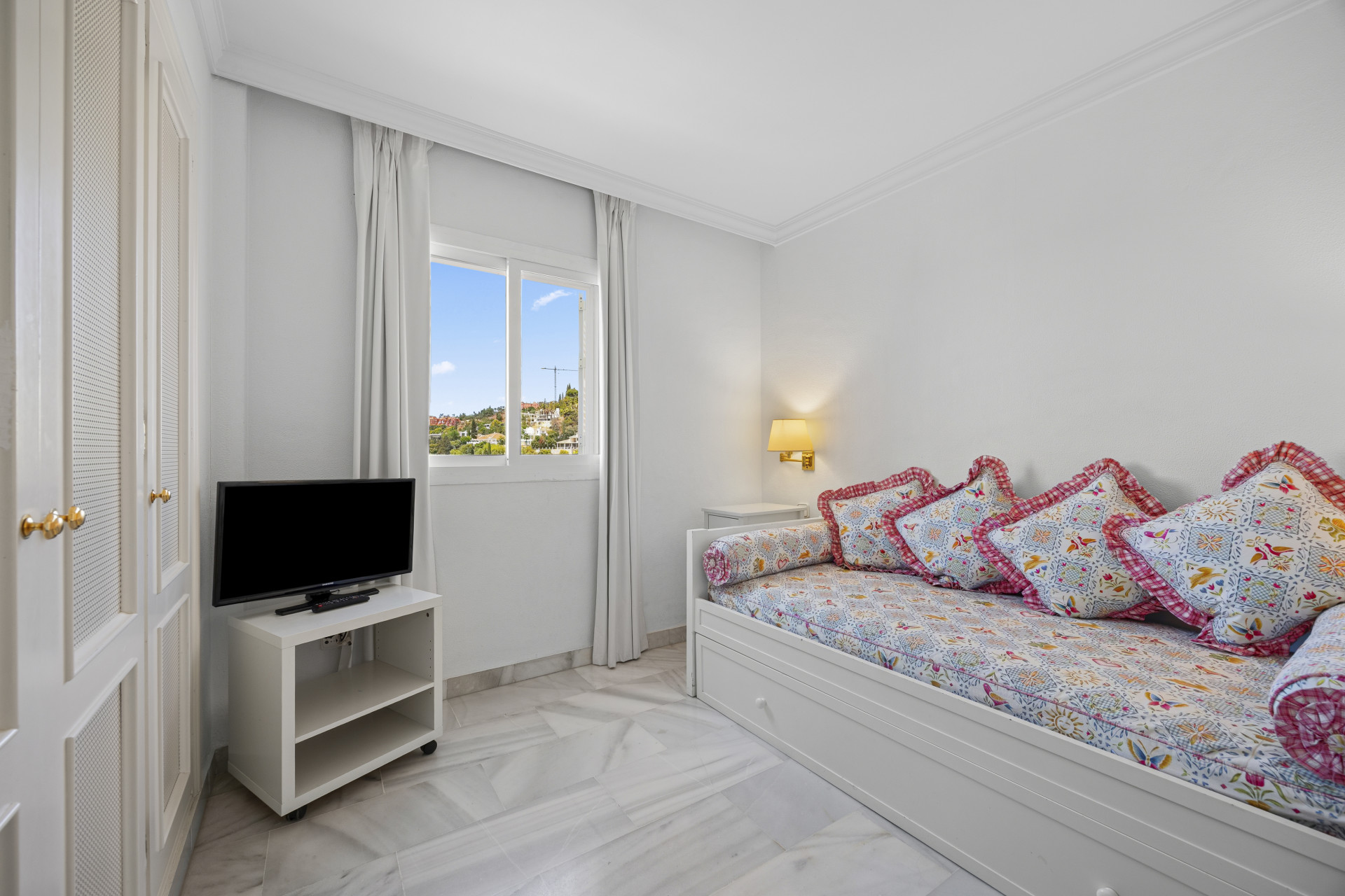 5 Bedroom Townhouse in Estepona - Photo 18