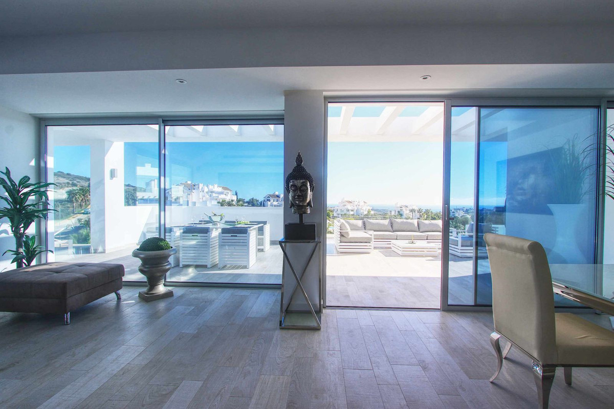 3 Bedroom Penthouse in Casares - Photo 5