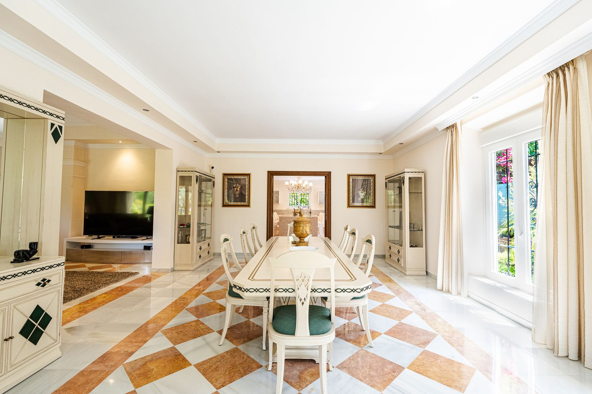 6 Bedroom Villa in Estepona - Foto 14
