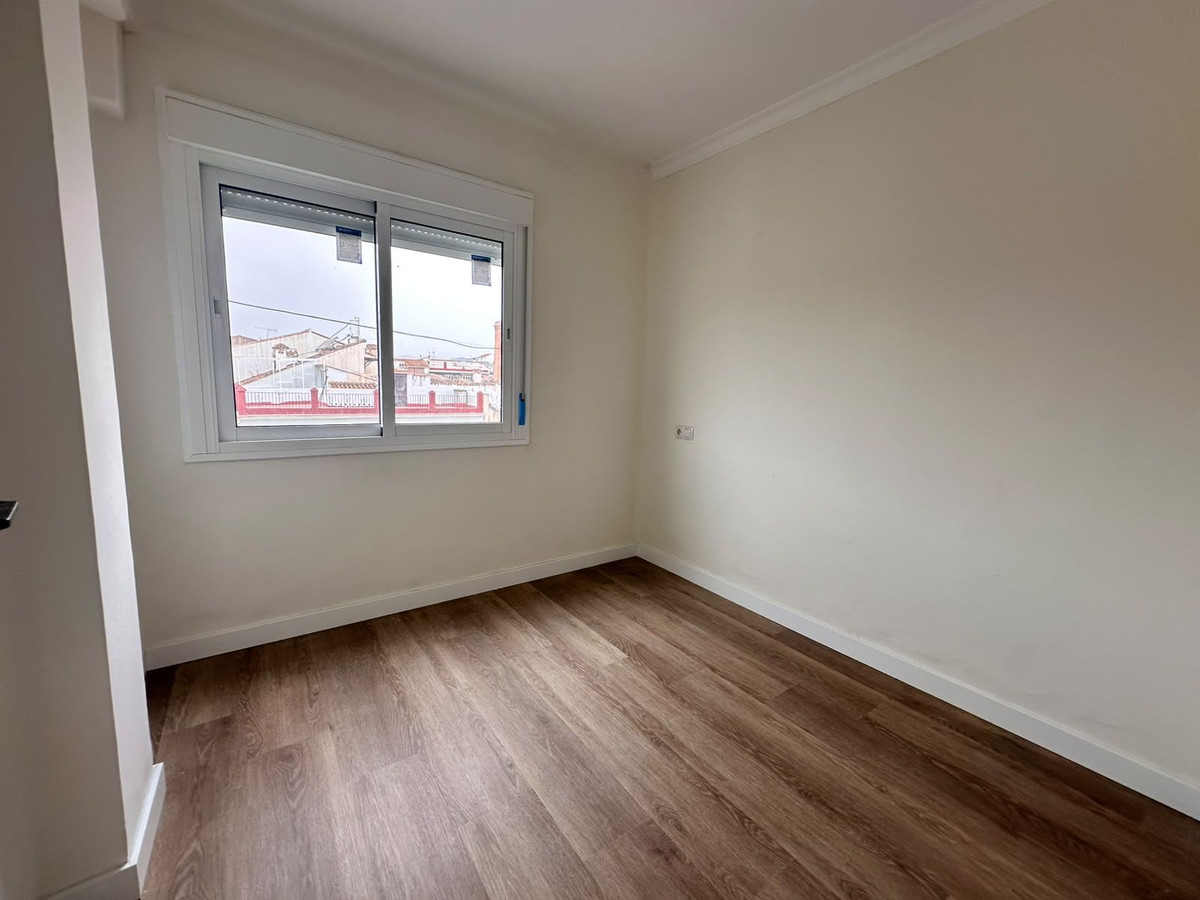 3 Bedroom Apartment in Vélez-Málaga - Photo 11