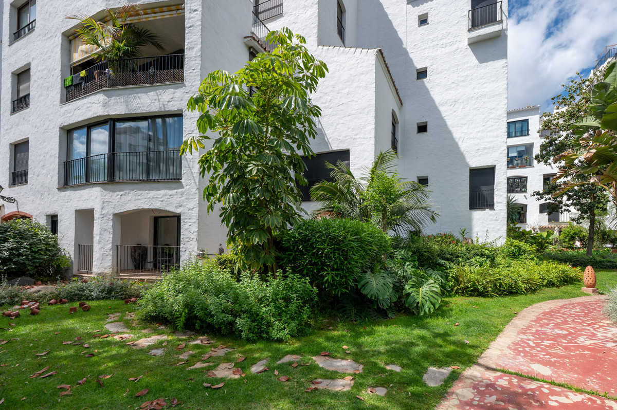 3 Bedroom Apartment in Marbella - Photo 26