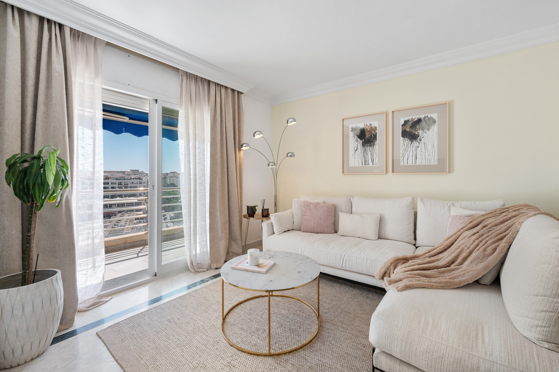 2 Bedroom Apartment in Marbella - Photo 9